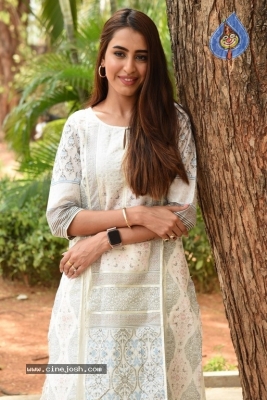 Sophia Singh Photos - 13 of 21