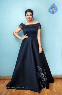 Sreemukhi Photos - 3 of 4