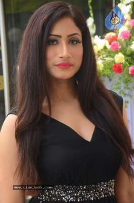 Sufi Khan Photos - 13 of 21