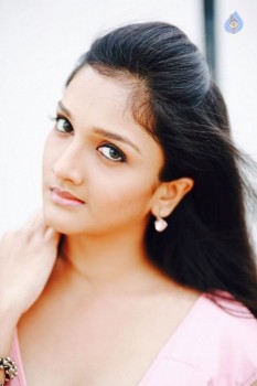 Surabhi Santhosh Photos - 6 of 14