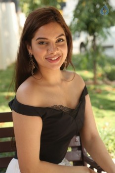 Tanya Hope Photos - 23 of 59