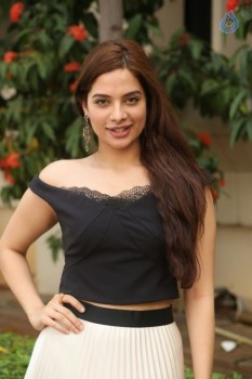 Tanya Hope Photos - 9 of 59