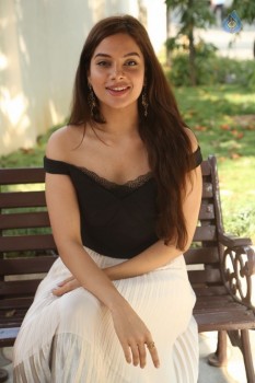 Tanya Hope Photos - 41 of 59
