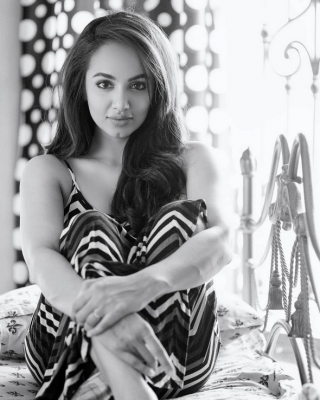 Tejaswi Madivada Photos - 3 of 12