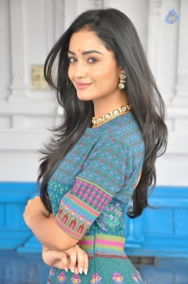 Tridha Choudhury Photos - 13 of 21