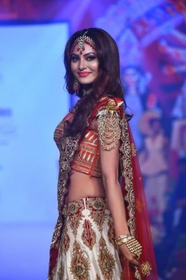 Urvashi Rautela Showstopper  Photos - 11 of 19