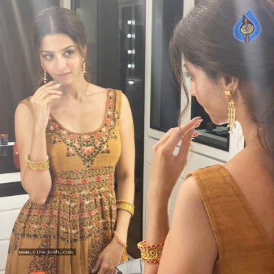 Vedika Stills - 9 of 13