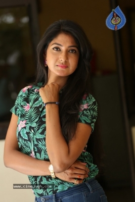 Yagna Shetty Photos - 8 of 21