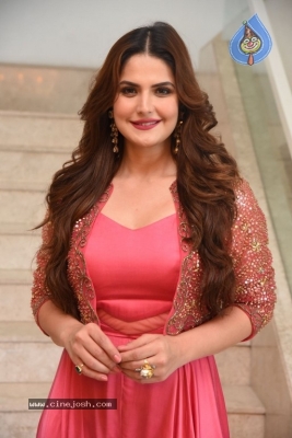 Zareen Khan Photos - 13 of 15