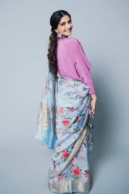 Sonam Kapoor New Pics