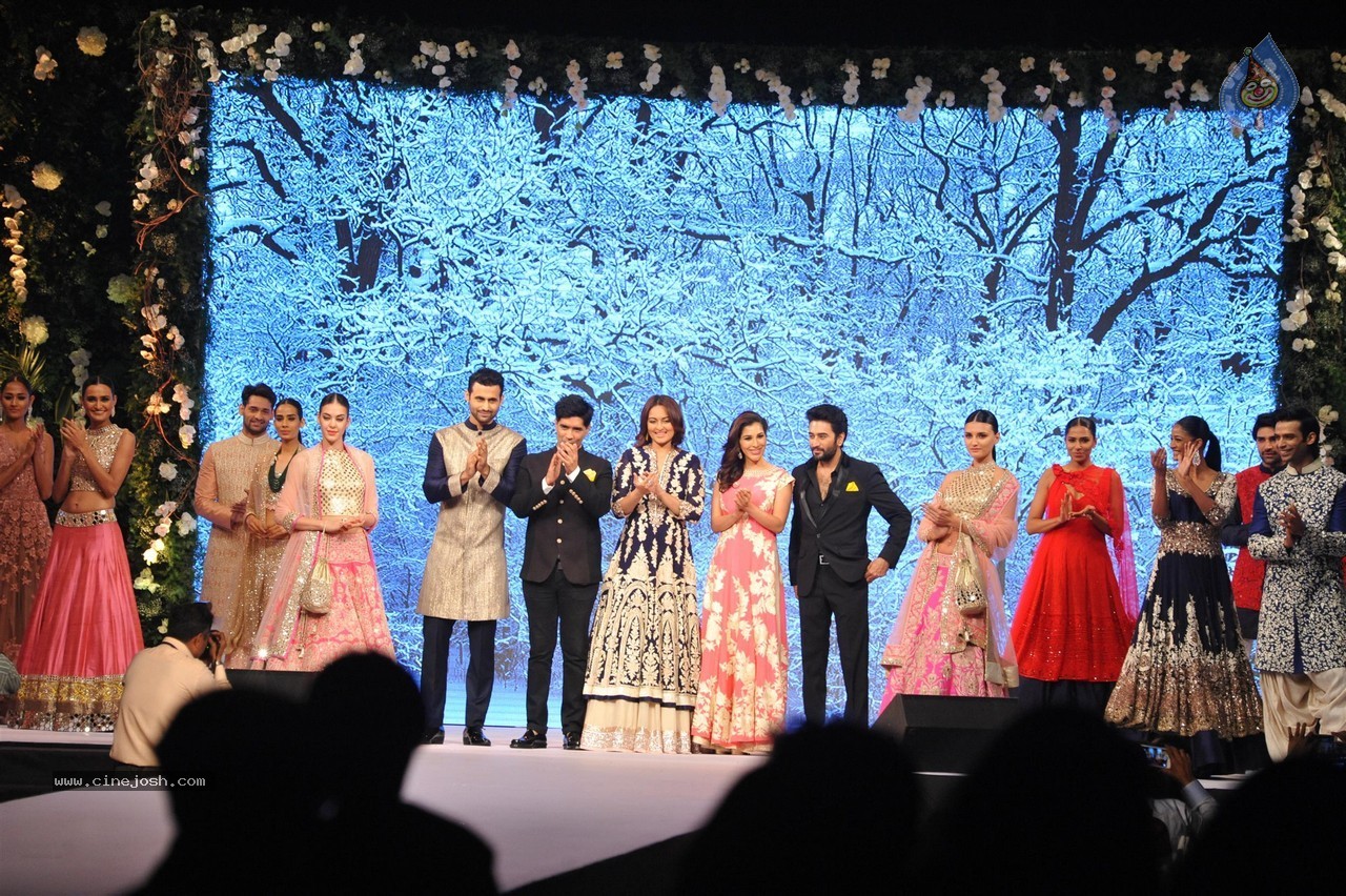 10th Annual Caring with Style Fashion Show - 20 / 141 photos