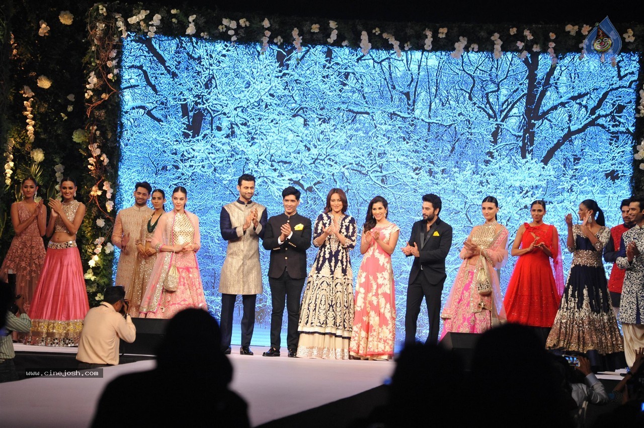 10th Annual Caring with Style Fashion Show - 29 / 141 photos