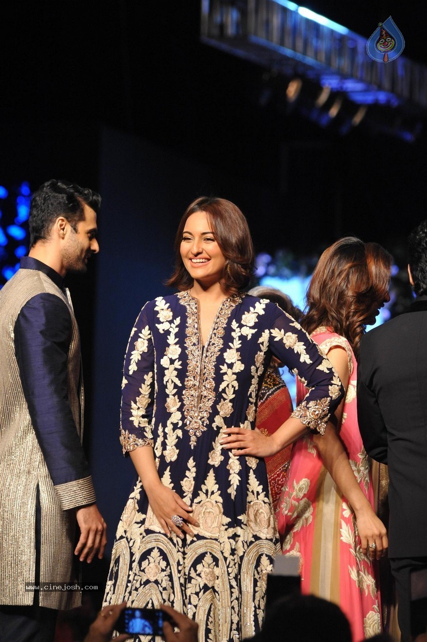 10th Annual Caring with Style Fashion Show - 33 / 141 photos