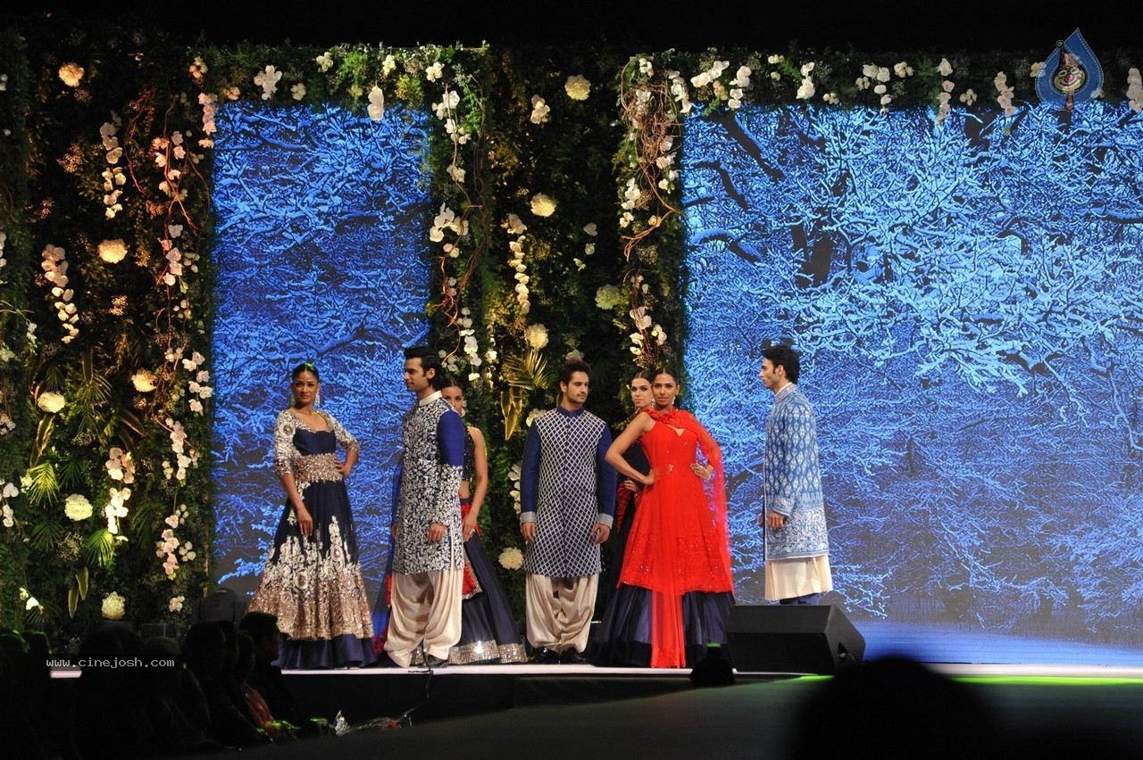 10th Annual Caring with Style Fashion Show - 50 / 141 photos