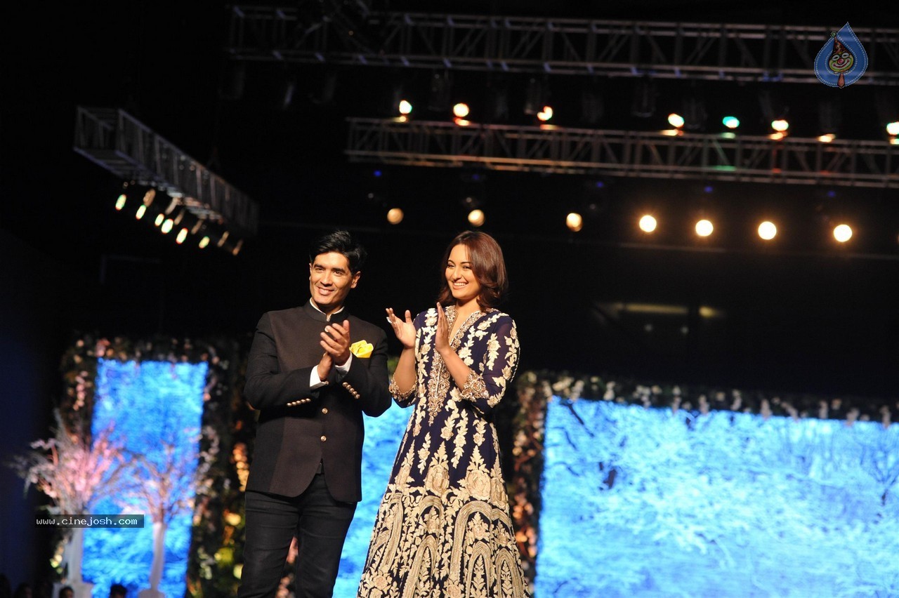 10th Annual Caring with Style Fashion Show - 70 / 141 photos
