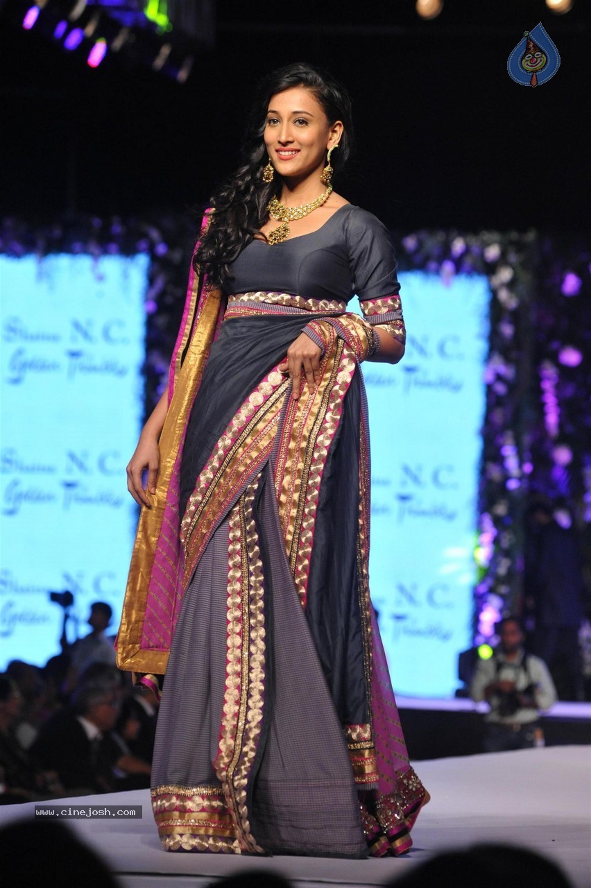 10th Annual Caring with Style Fashion Show - 83 / 141 photos