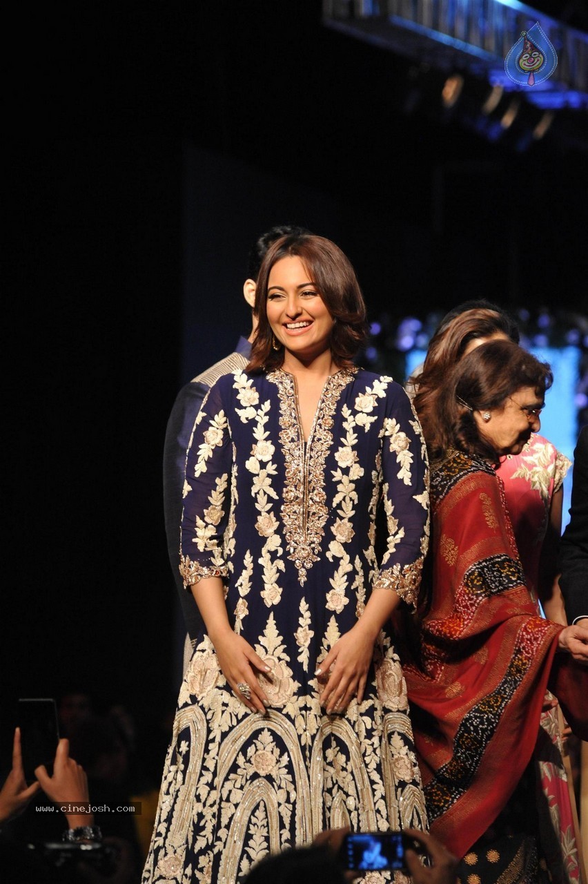 10th Annual Caring with Style Fashion Show - 94 / 141 photos