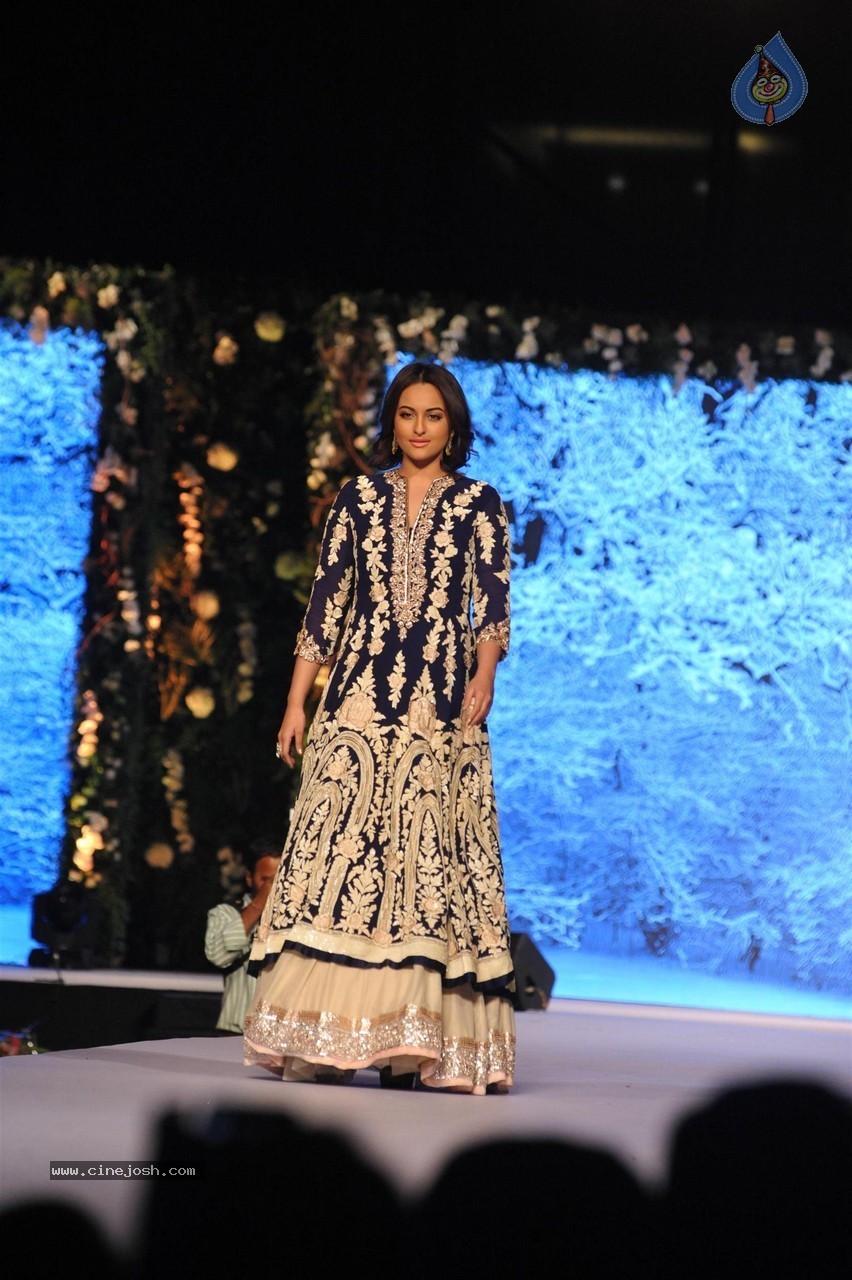 10th Annual Caring with Style Fashion Show - 103 / 141 photos