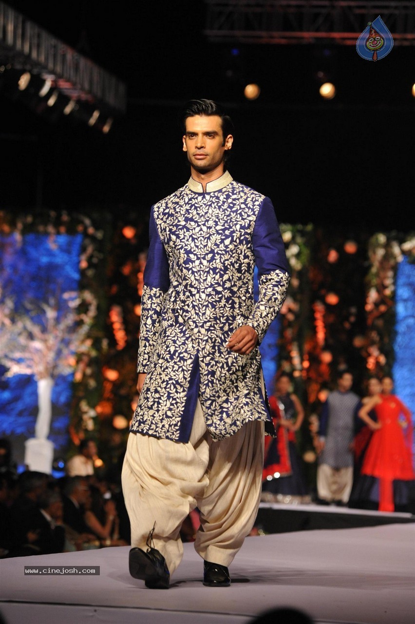 10th Annual Caring with Style Fashion Show - 112 / 141 photos