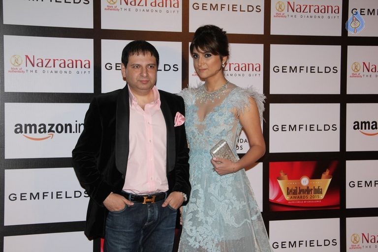 11th Gemfields and Nazrana Retail Jeweller India Awards 2015 - 10 / 59 photos