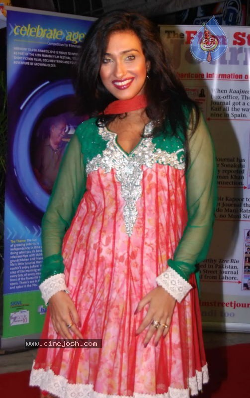 12th MAMI Film Festival Closing Ceremony 2010 - 31 / 44 photos