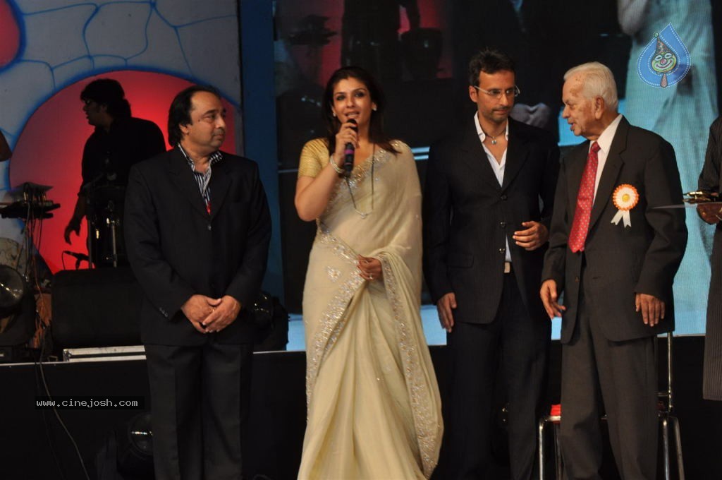 143rd Dadasaheb Phalke Academy Awards 2012 - 35 / 51 photos