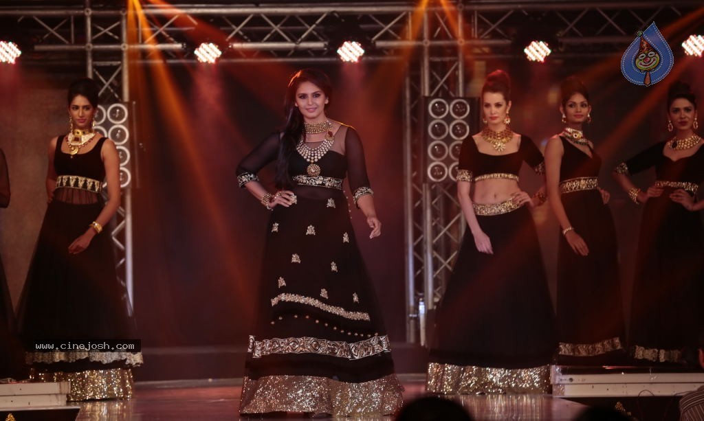 1st India Bullion Jewellery Awards 2013 n Fashion Show - 69 / 78 photos