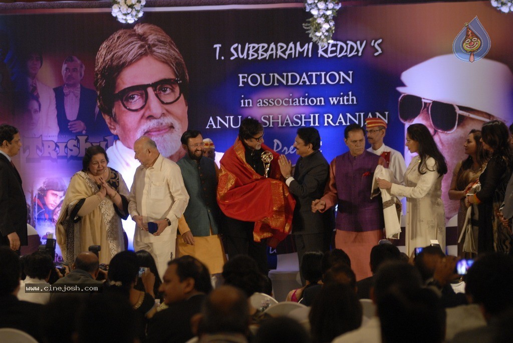 2nd Yash Chopra Memorial Award Presentation  - 74 / 92 photos