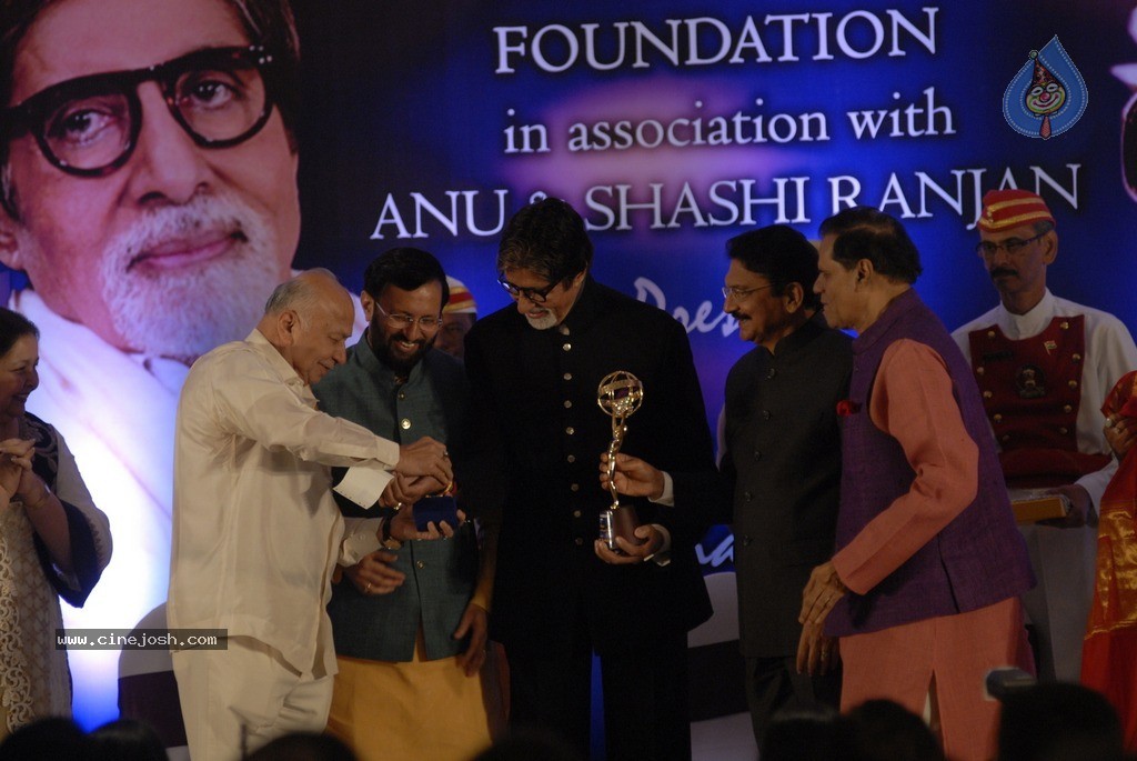 2nd Yash Chopra Memorial Award Presentation  - 90 / 92 photos