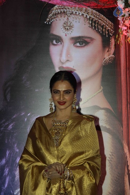 3rd National Yash Chopra Memorial Award Presentation - 16 / 84 photos