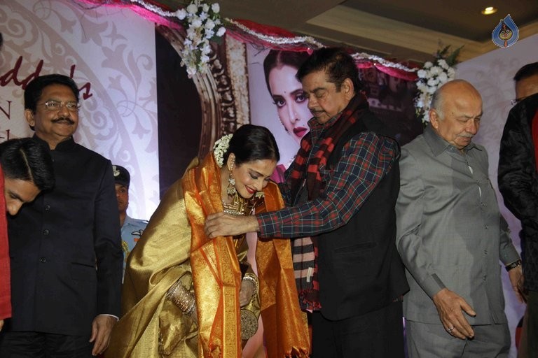 3rd National Yash Chopra Memorial Award Presentation - 63 / 84 photos