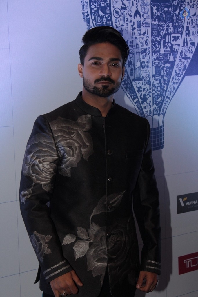 6th Lonely Planet Magazine Awards Red Carpet - 28 / 31 photos