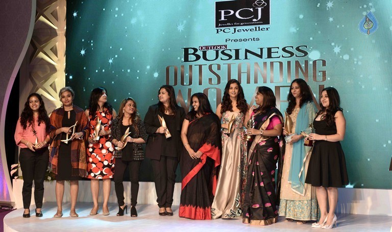 Aish at 7th Outlook Business Outstanding Women Awards - 21 / 40 photos