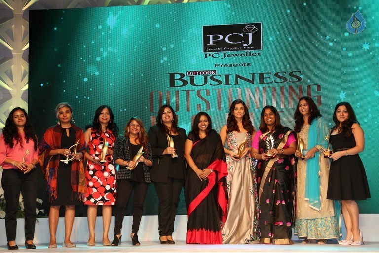Aish at 7th Outlook Business Outstanding Women Awards - 23 / 40 photos