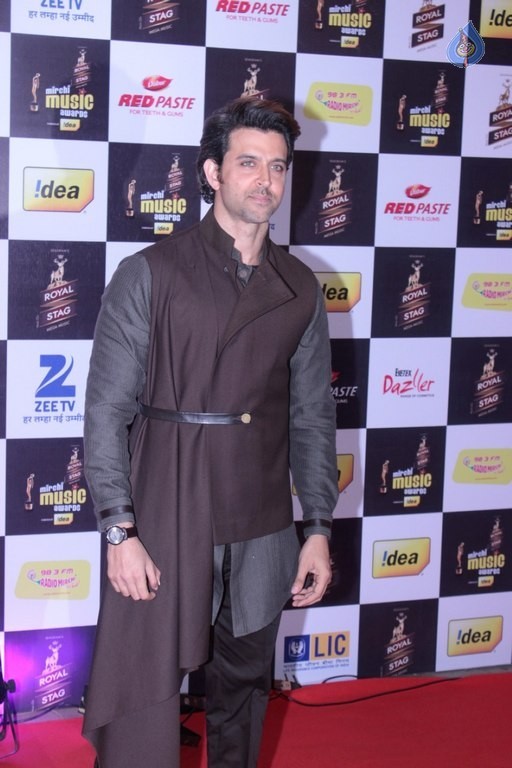 8th Mirchi Music Awards Red Carpet - 25 / 63 photos