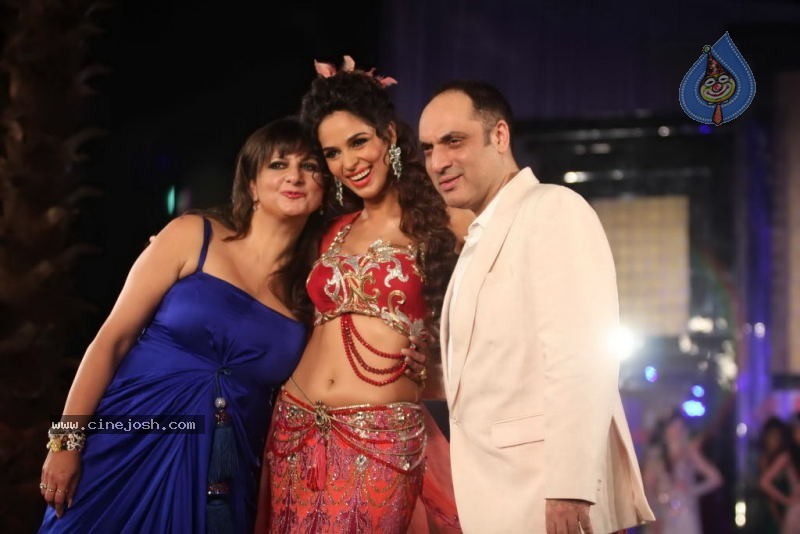 Aamby Valley India Bridal Week Day 1 All Shows  - 13 / 90 photos