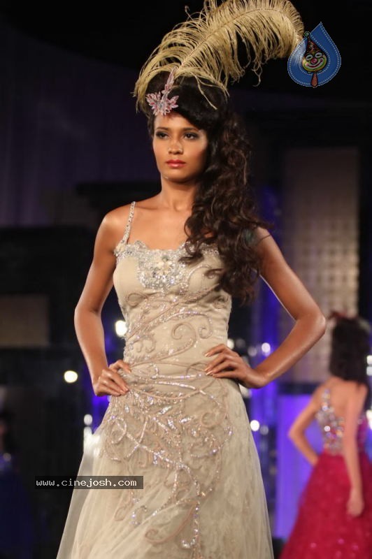 Aamby Valley India Bridal Week Day 1 All Shows  - 17 / 90 photos