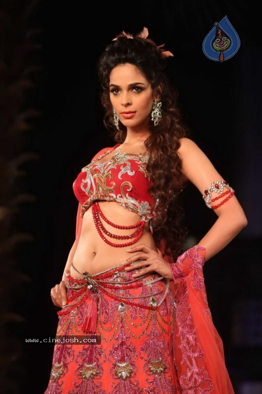 Aamby Valley India Bridal Week Day 1 All Shows  - 41 / 90 photos