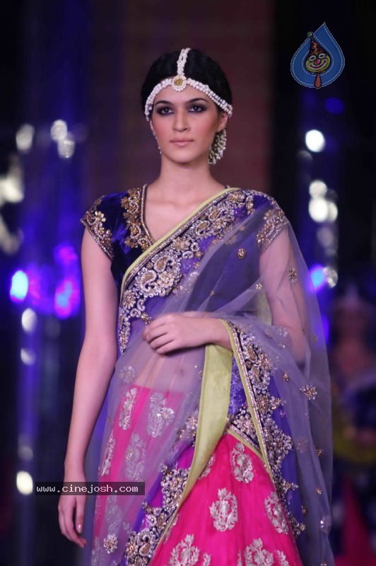 Aamby Valley India Bridal Week Day 1 All Shows  - 51 / 90 photos