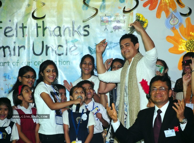 Aamir Khan At Seksaria School 50 Years Celebrations - 4 / 7 photos