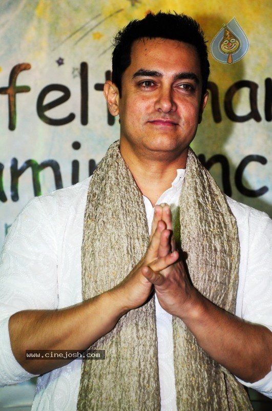 Aamir Khan At Seksaria School 50 Years Celebrations - 5 / 7 photos