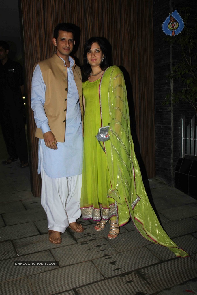 Aamir Khan Hosted Diwali 2014 Party - 3 / 57 photos