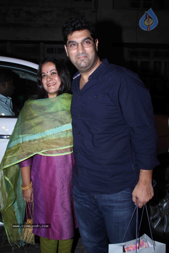 Aamir Khan Hosted Diwali 2014 Party - 36 / 57 photos