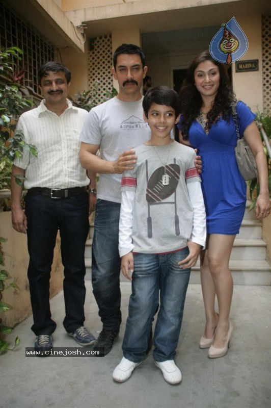 Aamir Khan Promotes Zokkomon - 2 / 50 photos