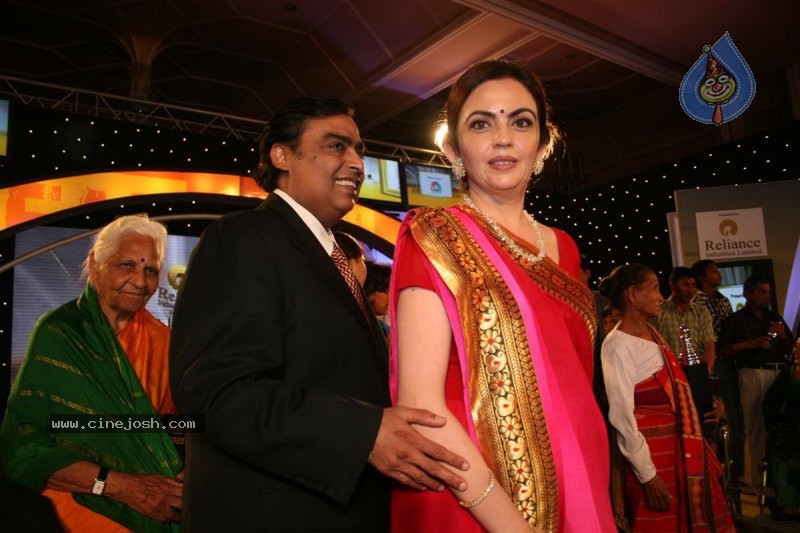 Aamir Khan, Sachin at Real Heroes Awards - 25 / 42 photos