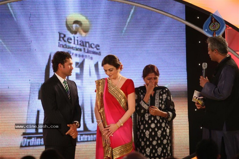 Aamir Khan, Sachin at Real Heroes Awards - 30 / 42 photos