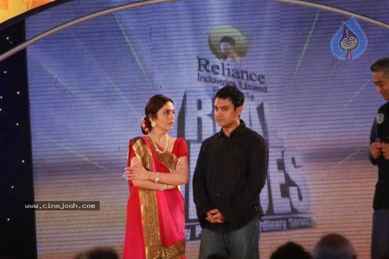 Aamir Khan, Sachin at Real Heroes Awards - 36 / 42 photos