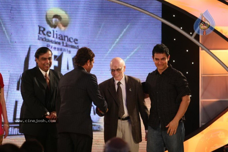 Aamir Khan, Sachin at Real Heroes Awards - 37 / 42 photos
