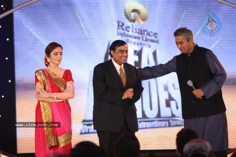 Aamir Khan, Sachin at Real Heroes Awards - 38 / 42 photos