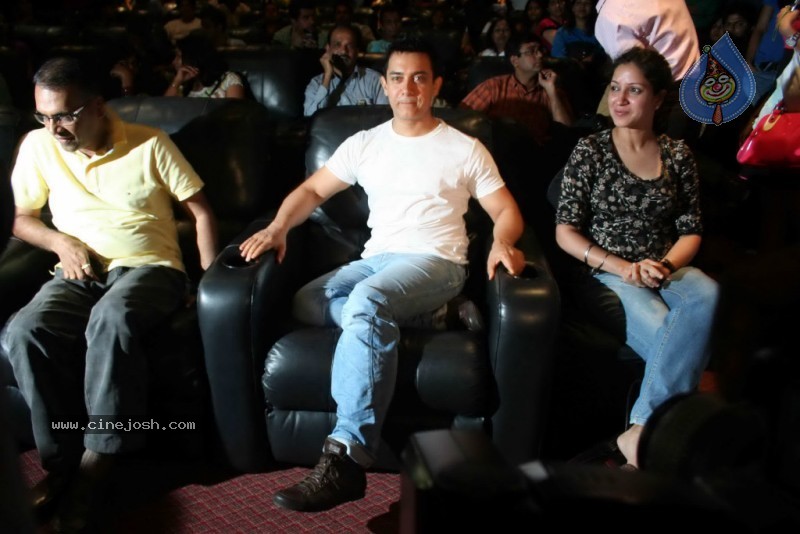 Aamir Khan unveils Peepli Live first look - 1 / 15 photos